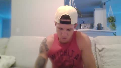 Snapshot of trash_man1989 chatting on January 12, 10:33 pm trash_man1989 online show from January 12, 10:33 pm