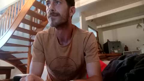 Snapshot of traveler_of_pleasure chatting on November 17, 3:51 pm traveler_of_pleasure online show from November 17, 3:51 pm