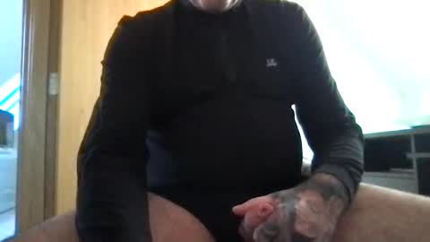 travis7373 online show from November 20, 2:28 pm