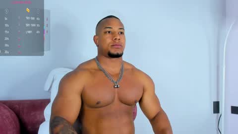 Snapshot of travis_lenox_ chatting on May 31, 5:31 pm Travis online show from May 31, 5:31 pm