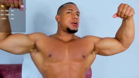 Snapshot of travis_lenox_ chatting on June 5, 1:23 am Travis online show from June 5, 1:23 am