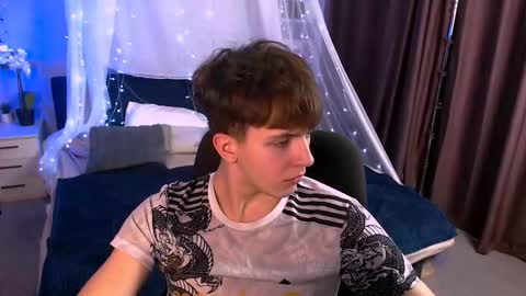 Travis online show from November 23, 9:03 pm