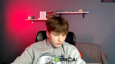 Travis online show from November 28, 8:00 pm