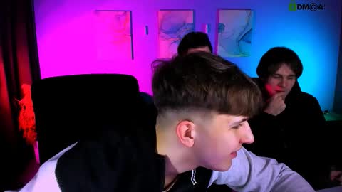 Travis online show from February 16, 9:38 am