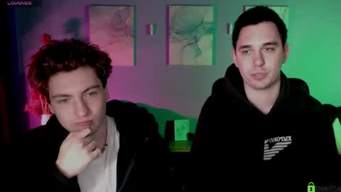 Travis online show from April 30, 8:42 am