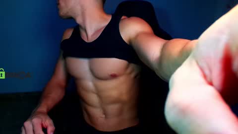 Snapshot of travisdiamonds chatting on December 7, 12:30 am TRAVIS. online show from December 7, 12:30 am