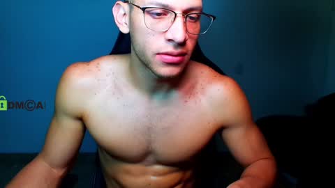 Snapshot of travisdiamonds chatting on December 12, 1:10 am TRAVIS. online show from December 12, 1:10 am