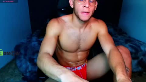 Snapshot of travisdiamonds chatting on January 8, 12:28 am TRAVIS. online show from January 8, 12:28 am