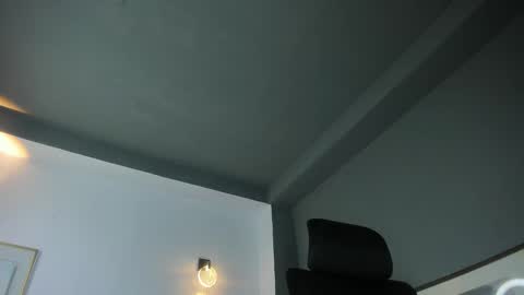 TRAV - INDEPENDENT MODEL online show from December 18, 4:51 am