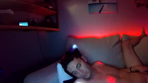 UCuM4usPLEASE online show from March 6, 7:49 am