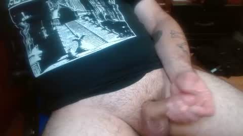 Snapshot of treasured_trash chatting on July 3, 8:37 pm Dilly Dally online show from July 3, 8:37 pm