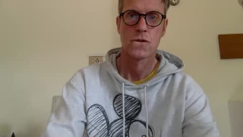 Snapshot of trebo00788 chatting on April 4, 2:03 pm trebo00788 online show from April 4, 2:03 pm