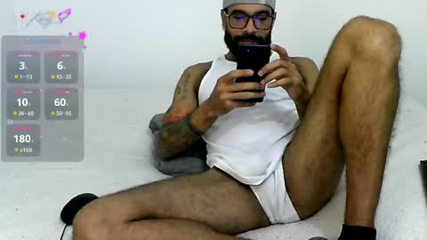 Snapshot of treborshunter chatting on June 16, 11:40 pm Hunter man online show from June 16, 11:40 pm