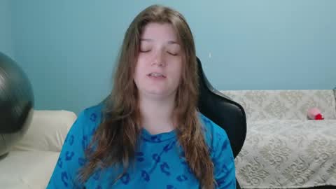 Snapshot of treejeanne chatting on June 6, 6:45 pm TreeJeanne online show from June 6, 6:45 pm