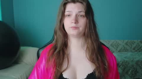 TreeJeanne online show from June 24, 8:41 pm