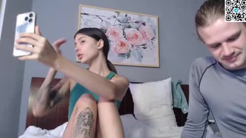 Sarah And Jon online show from March 8, 2:45 am