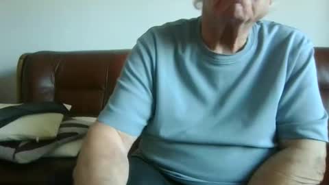 Snapshot of trekbeestje1 chatting on December 4, 9:07 am trekbeestje online show from December 4, 9:07 am