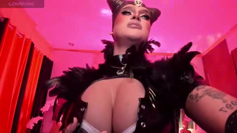 Jade online show from December 12, 7:30 am