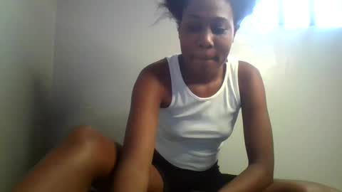 Snapshot of tresyamber chatting on August 2, 6:34 am tresyamber online show from August 2, 6:34 am