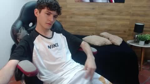 trevor_mob online show from May 8, 8:25 pm