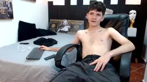 trevor_mob online show from June 19, 5:50 pm