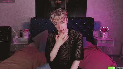 TrevorBenson online show from November 11, 4:23 am