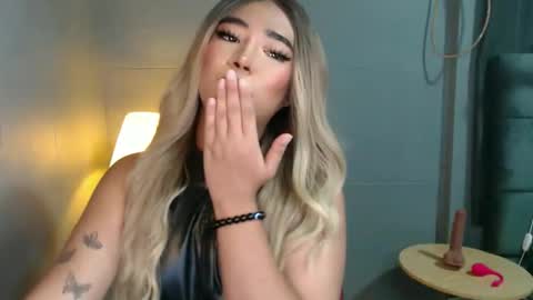 trexie_fucks15 online show from November 4, 3:38 am