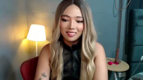 trexie_fucks15 online show from November 11, 2:55 am