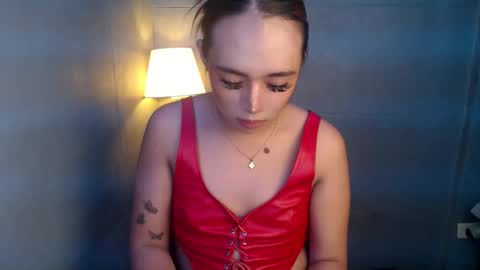 trexie_fucks15 online show from April 29, 4:00 pm