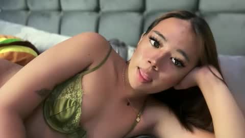 Snapshot of trexie_fucks15 chatting on May 5, 1:35 am trexie_fucks15 online show from May 5, 1:35 am