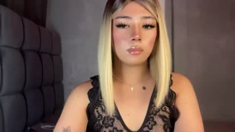 trexie_fucks15 online show from July 28, 9:26 am