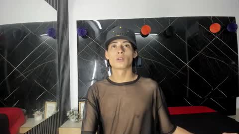 Snapshot of treyk_king chatting on January 9, 4:04 am Trey online show from January 9, 4:04 am