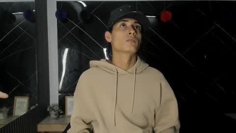 Snapshot of treyk_king chatting on January 11, 3:55 am Trey online show from January 11, 3:55 am