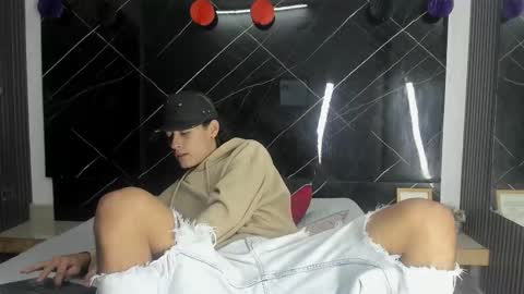 Snapshot of treyk_king chatting on January 13, 4:07 am Trey online show from January 13, 4:07 am