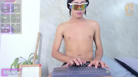 Snapshot of treyk_king chatting on March 8, 5:00 am Trey online show from March 8, 5:00 am