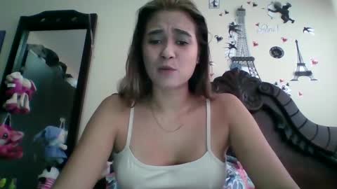 triana_bell online show from October 8, 4:48 pm