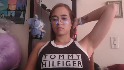 triana_bell online show from May 2, 9:09 pm