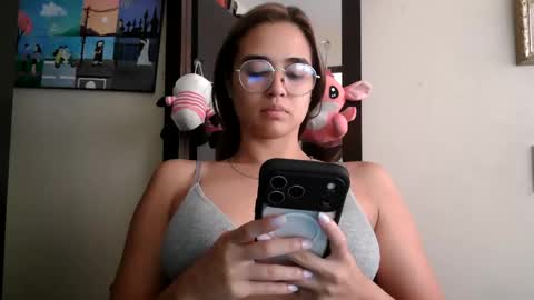 Snapshot of triana_bell chatting on June 9, 5:13 pm triana_bell online show from June 9, 5:13 pm