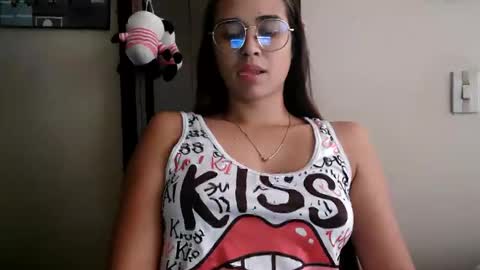 Snapshot of triana_bell chatting on June 11, 3:32 pm triana_bell online show from June 11, 3:32 pm