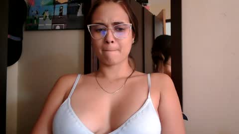 Snapshot of triana_bell chatting on June 30, 5:58 pm triana_bell online show from June 30, 5:58 pm