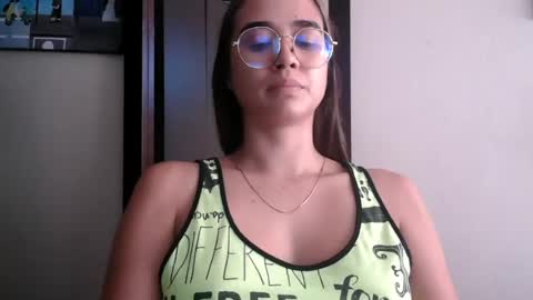 Snapshot of triana_bell chatting on July 6, 6:10 pm triana_bell online show from July 6, 6:10 pm