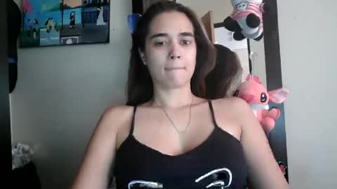 Snapshot of triana_bell chatting on August 2, 4:16 pm triana_bell online show from August 2, 4:16 pm