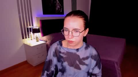 Snapshot of triciadaisy chatting on June 23, 3:10 pm TriciaDaisy online show from June 23, 3:10 pm