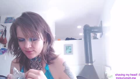 Cassie online show from September 12, 9:15 pm