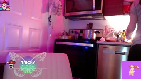 Cassie online show from October 2, 6:42 am