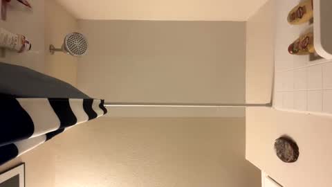 Snapshot of trickydick6 chatting on November 22, 4:17 pm trickydick6 online show from November 22, 4:17 pm