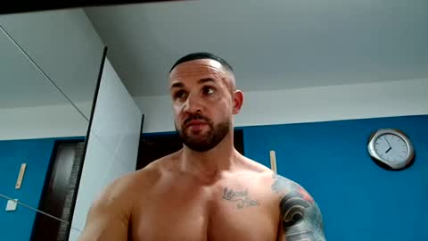 Snapshot of tridentmuscles chatting on February 9, 5:54 pm tridentmuscles online show from February 9, 5:54 pm