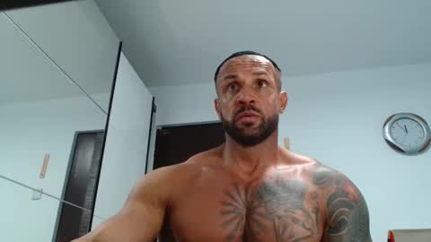 Snapshot of tridentmuscles chatting on November 15, 9:54 pm tridentmuscles online show from November 15, 9:54 pm