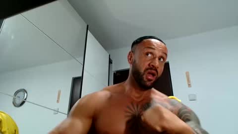 Snapshot of tridentmuscles chatting on November 18, 12:31 pm tridentmuscles online show from November 18, 12:31 pm