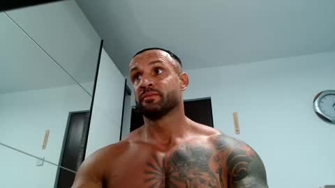 Snapshot of tridentmuscles chatting on December 3, 11:30 am tridentmuscles online show from December 3, 11:30 am